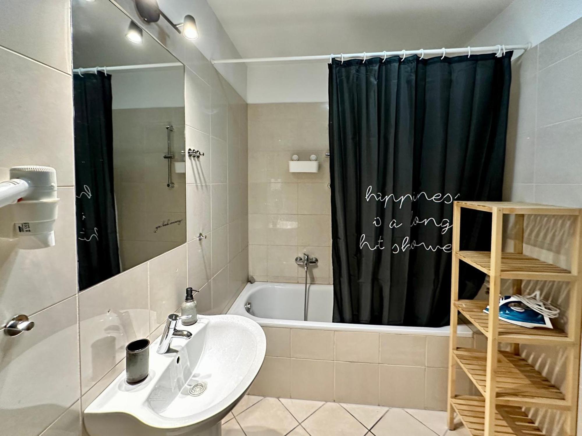 Vinyl Gozsdu Apartments بودابست المظهر الخارجي الصورة